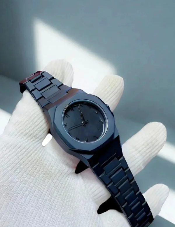 Full Solid Black Auurra Quartzz Watch