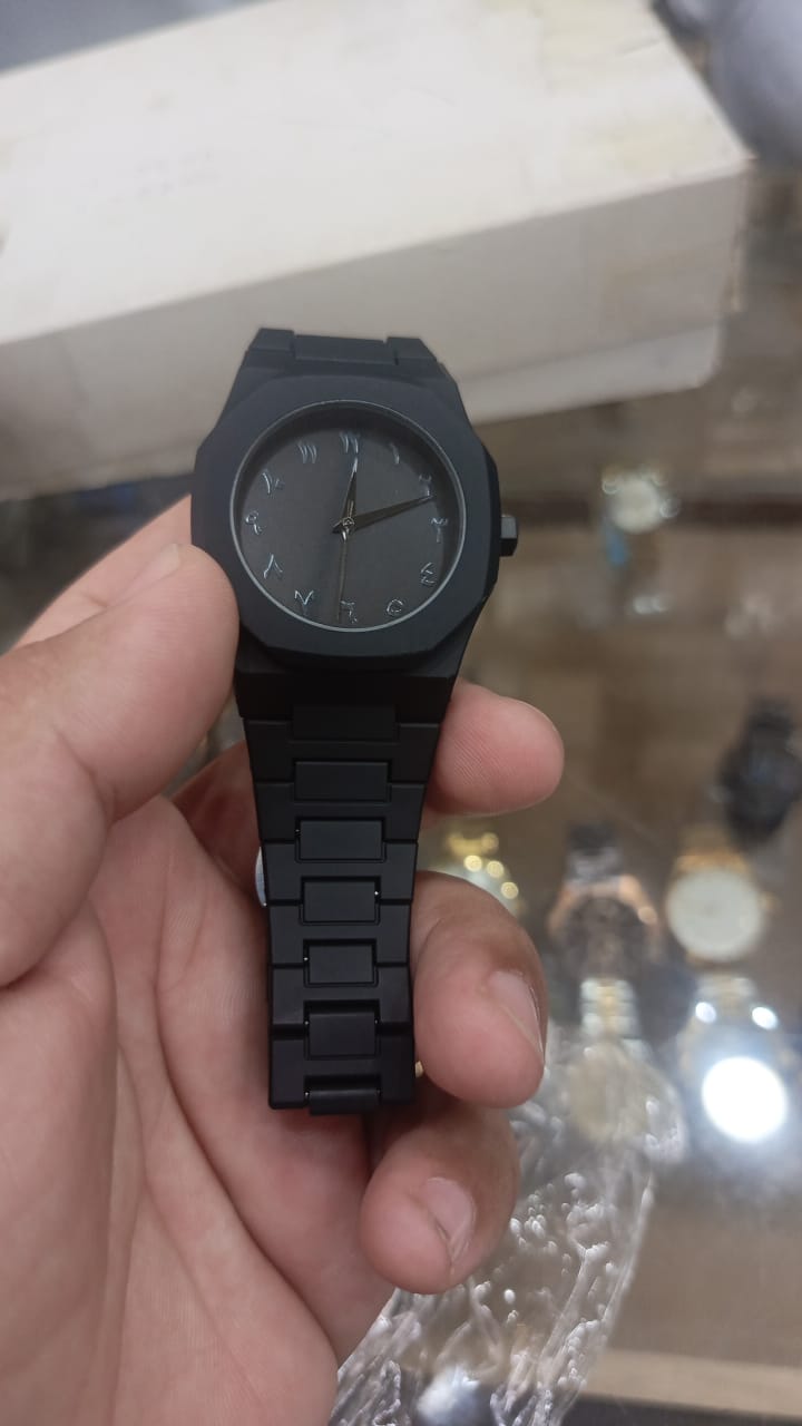 Full Solid Black Auurra Quartzz Watch