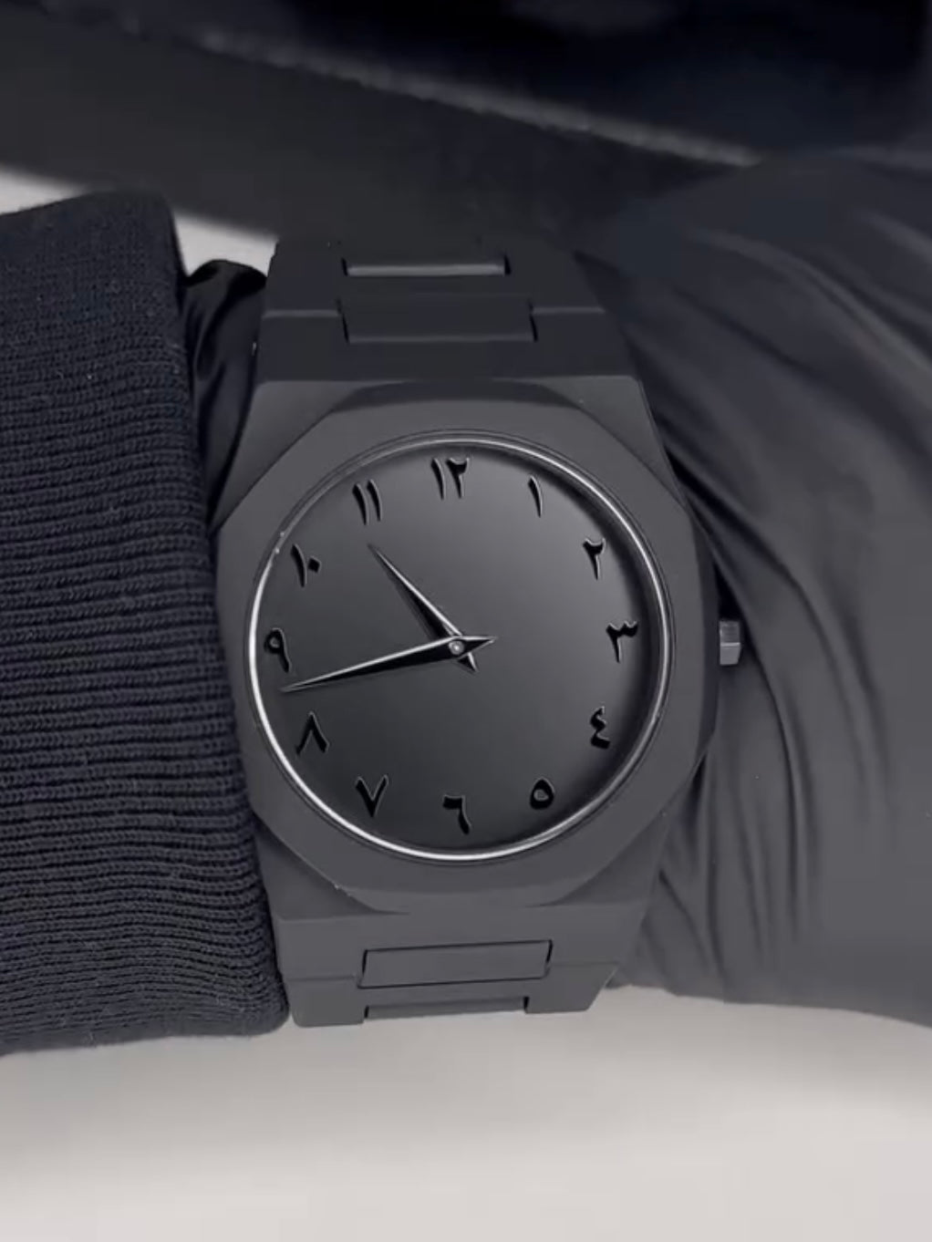 Full Solid Black Auurra Quartzz Watch